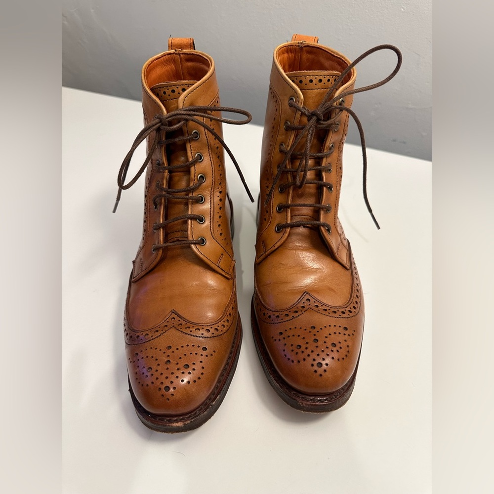 Allen Edmonds, Men’s Oxford leather boots, size 7 - fits a woman’s 8.5